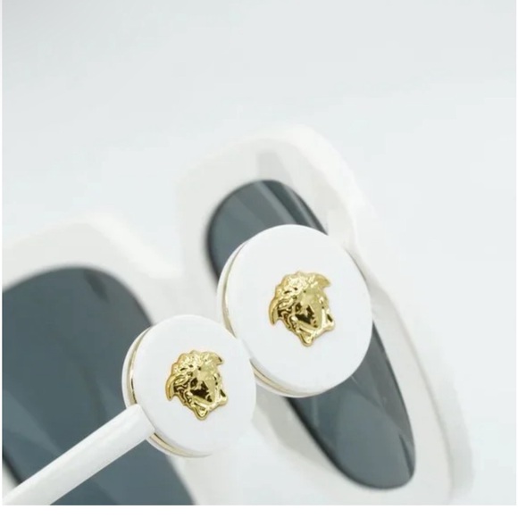 Versace sunglasses White VERSACE VE4434 314/87 SUNGLASSES
Versace - Picture 6 of 11